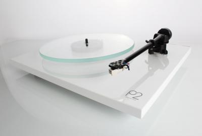 Rega Planar 2 (P2) Turntable - White Gloss