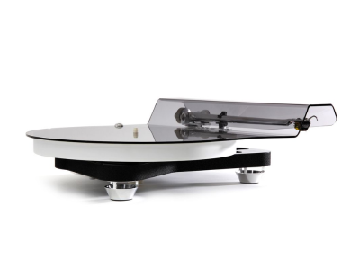 Rega Naia Flagship Turntable with Aphelion MC Cartridge