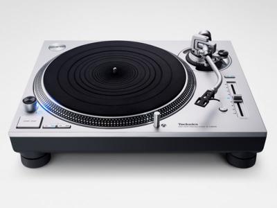 Technics SL-1200GR Direct Drive Turntable